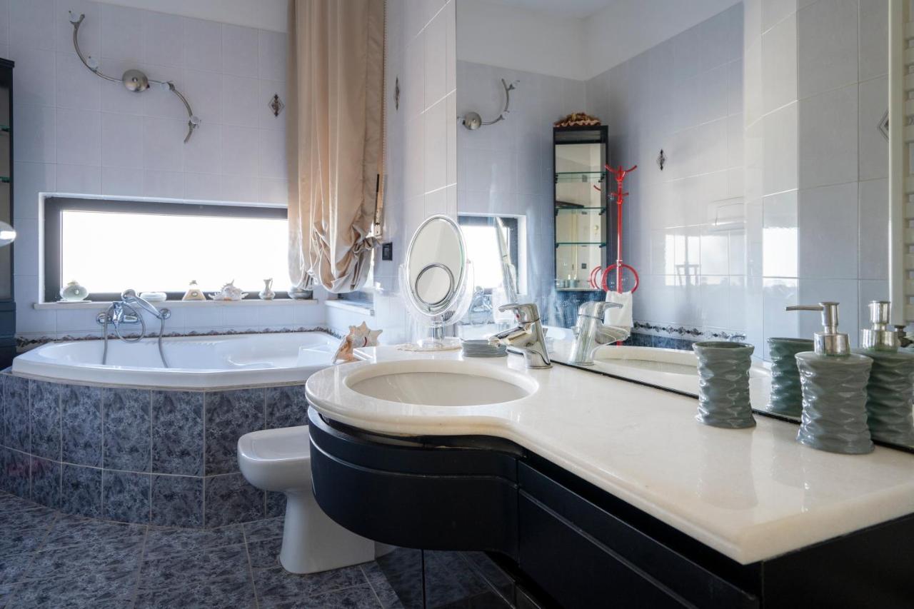 טרני Grazia Attic Apartment With Terrace מראה חיצוני תמונה