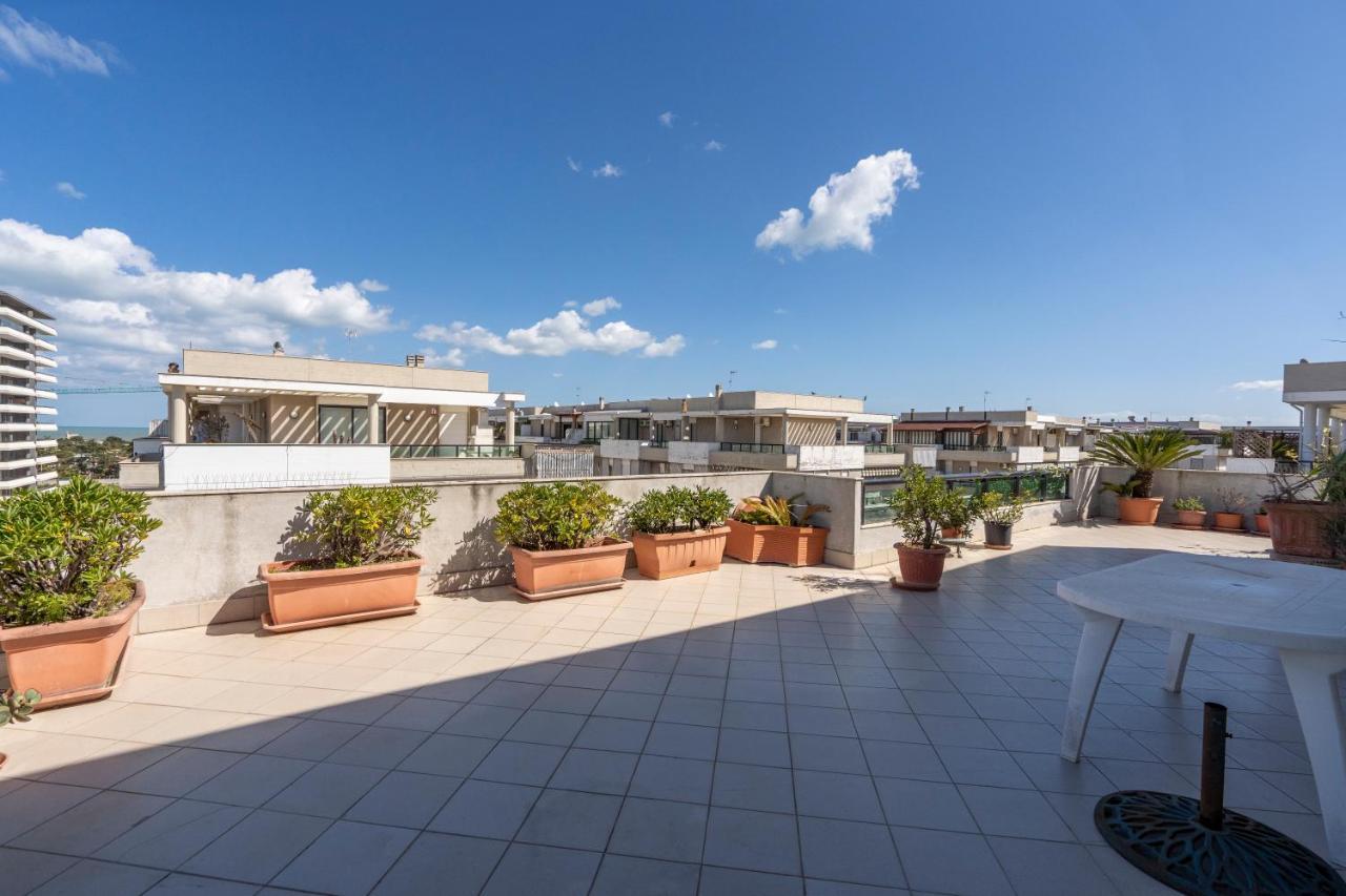 טרני Grazia Attic Apartment With Terrace מראה חיצוני תמונה