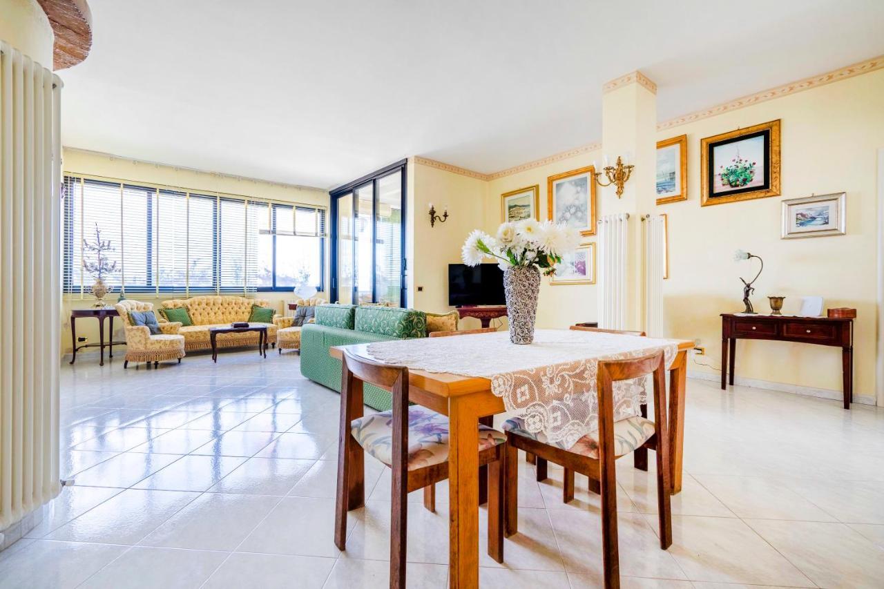טרני Grazia Attic Apartment With Terrace מראה חיצוני תמונה