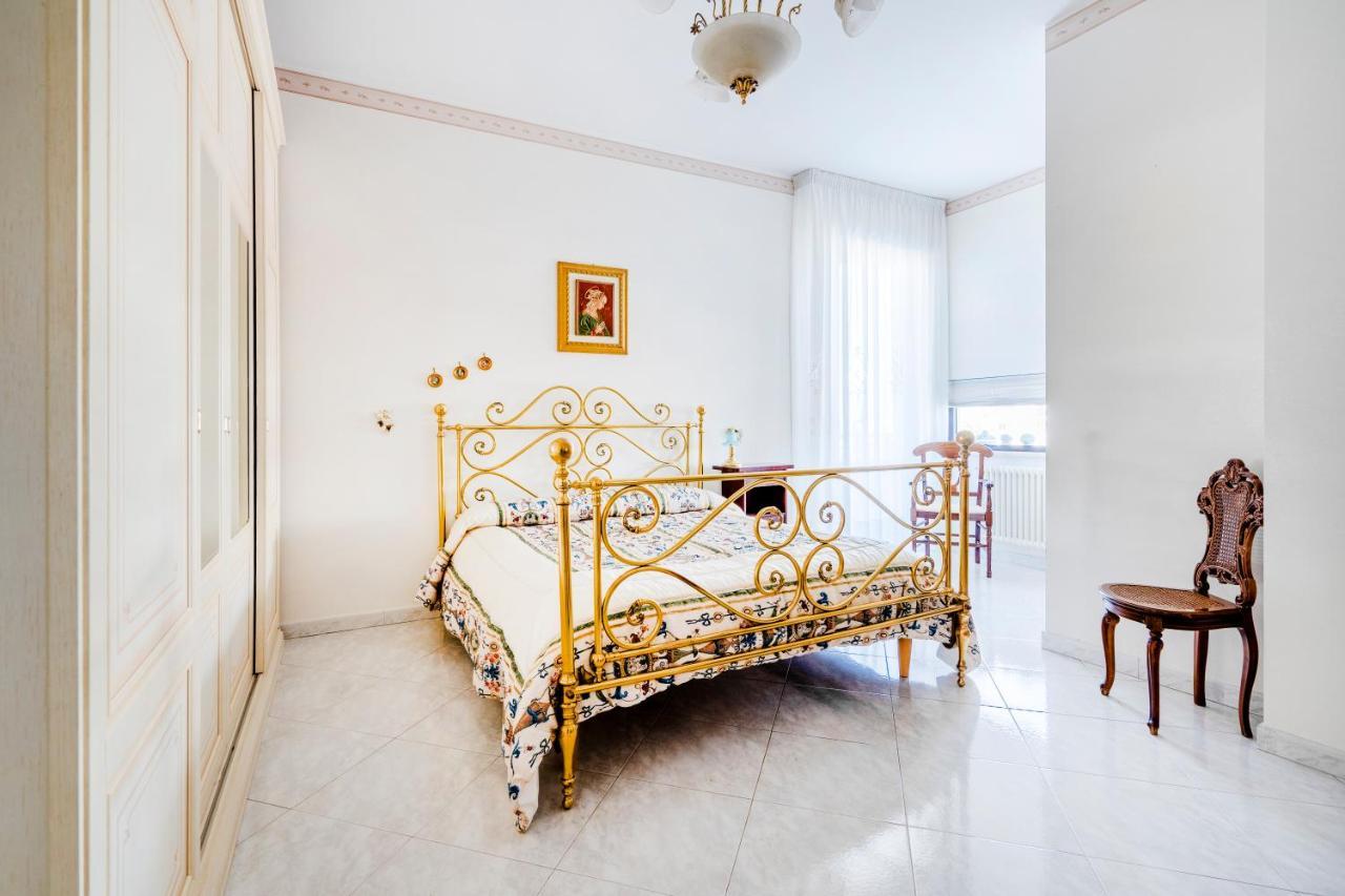 טרני Grazia Attic Apartment With Terrace מראה חיצוני תמונה